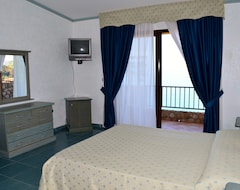 Otel Baia Tropea Resort (Tropea, İtalya)