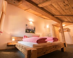 Khách sạn Berghotel Oeschinensee (Kandersteg, Thụy Sỹ)