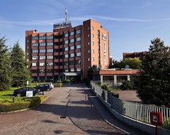 Otel Rege Residence (San Donato Milanese, İtalya)