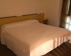 Hotel Tenesi (Manerba del Garda, Italy)