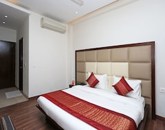Hotel OYO Asian Hospitality Near Aravali Biodiversity Park (Gurgaon, India)