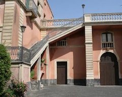Hotelli Villa Dei Leoni (Acireale, Italia)