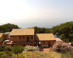 Khách sạn Residence La Calle (Marina di Campo, Ý)