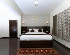 Khách sạn Memmsta Hotels - 1586 (Udhagamandalam, Ấn Độ)