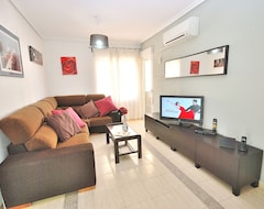 Koko talo/asunto La Mata. 2 Bedroom Apartment 100 Meters From The Beach. High Comfort. Wifi (Torrevieja, Espanja)