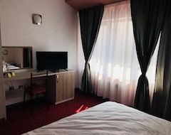 Hotel NAYS (Madan, Bulgarien)