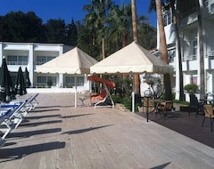 Ξενοδοχείο LA Hotel & Resort (Κερύνεια, Κύπρος)