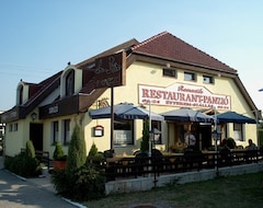 Hotel Romantik Etterem - Panzio (Tatabánya, Hungría)