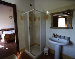 Hotelli Rifugio Al Lago Del Mortirolo (Monno, Italia)