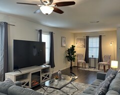 Cijela kuća/apartman Huge Captivating Modern 5Bdr Home-The Xperience (Cypress, Sjedinjene Američke Države)