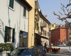 Khách sạn Hotel San Marco (Garda, Ý)
