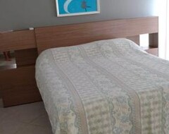 Guesthouse Jurere Internacional Suites (Florianópolis, Brazil)