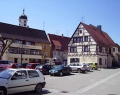 Hotelli Zum Kreuz (Hayingen, Saksa)