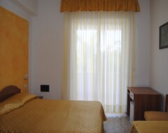 Hotel Maria (Castellabate, Italy)