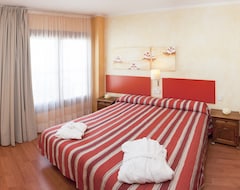 Khách sạn Parot Apartments (Santa Eulalia, Tây Ban Nha)