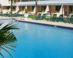 Otel Castaways Resort And Suites (Freeport, Bahamalar)