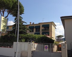 Hotelli Hotel Villa Toscana (Lido di Camaiore, Italia)