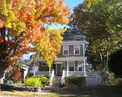 Hotel Fleetwood House Bed And Breakfast (Portland, USA)