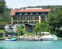 Khách sạn Strandhotel Habich (Krumpendorf, Áo)