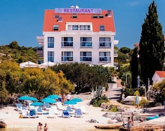 Hotel Life (Rogoznica, Croatia)