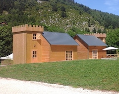 Khu cắm trại Les Chalets du Lac Belcaire (Belcaire, Pháp)