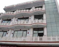OYO 13852 Hotel Maharana Palace (Mathura, India)