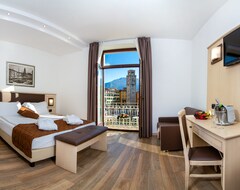 Hotelli Europa Sky-Pool & Panorama (Riva del Garda, Italia)