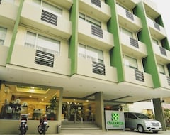 Hotel 88 Courtyard (Manila, Philippines)