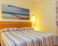 Hotel Ses Eufabietes Apartments & Restaurant (Playa Migjorn, España)