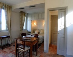 Hotel Apartment For 4 Persons (Pésaro, Italien)