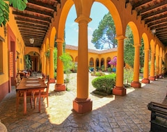 Khách sạn Hotel Na Bolom (San Cristobal de las Casas, Mexico)