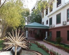 The Byke Grassfield Resort with Outdoor Pool, Shyam Nagar, Jaipur (Jaipur, Hindistan)