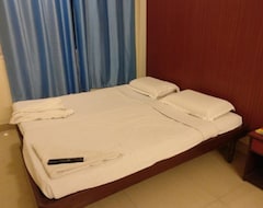 Hotel Dhanunjayas Luxury (Hosur, India)