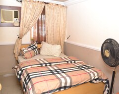 Hotel Aquatic Suites & Lounge (Lagos, Nigeria)