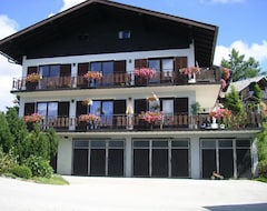 Hotel Bauernhof Moadl jun. (Weyregg am Attersee, Austria)