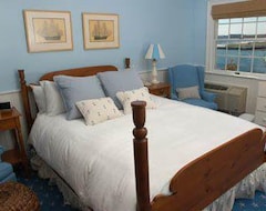 Guesthouse The Breakwater Inn & Spa (Kennebunkport, USA)