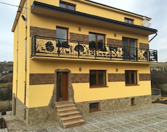 Khách sạn Hacjenda Alpaka (Nowy Sącz, Ba Lan)