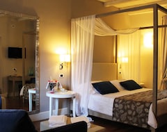 Khách sạn Hotel Charleston (Spoleto, Ý)