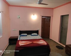 Khách sạn Aryans Guest House (Candolim, Ấn Độ)