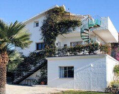 Cijela kuća/apartman Beautiful House With Large Garden And Pool - Ideal For Families And Groups! (Vendrell, Španjolska)