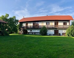 Toàn bộ căn nhà/căn hộ Our Country House Offers An Invigorating Retreat In The Green Hills Of Maribor (Maribor, Slovenia)