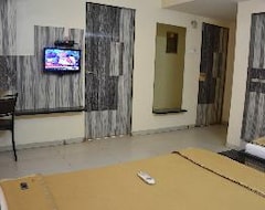 Khách sạn Suraj Budget Hotel (Shirdi, Ấn Độ)