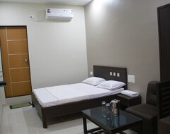Khách sạn Anand Inn Residency (Solapur, Ấn Độ)