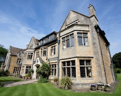 The Hare and Hounds Hotel (Tetbury, United Kingdom)