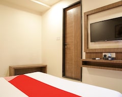 Hotel Oyo 77228 Hgc Comfort Room&apos;s (Achalpur, India)