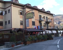 Khách sạn Hotel Cimone (Riolunato, Ý)