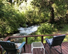 Entire House / Apartment Crater Lake Cabin Destination With A View. (Prospect, USA)