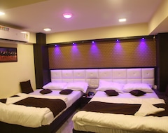 OYO 9240 Hotel Crystal Inn (Ahmedabad, Hindistan)