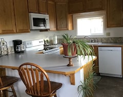 Entire House / Apartment Cute 1bedroom 1 Bath, Small Town Setting Across From City Park And Pool. (Plains, USA)