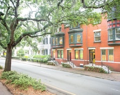 Tüm Ev/Apart Daire Stay With Lucky Savannah: Well Appointed Row Home Looking Out On Forsyth Park (Savannah, ABD)